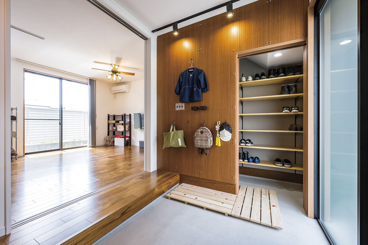 建築工房わたなべ（富士市） 【富士市/2400万円～2499万円/子育て/間取図有】空間がオープンにつながるインダストリアルテイストの家の建築実例画像4