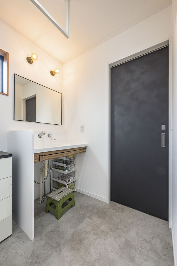 建築工房わたなべ（富士市） 【富士市/2400万円～2499万円/子育て/間取図有】空間がオープンにつながるインダストリアルテイストの家の建築実例画像8