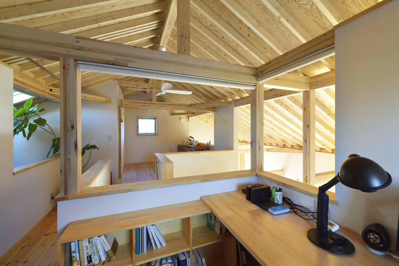 BAUHOUSE -住まい設計工房バウハウス- 【アトリエ/土間/42坪/間取り図】平屋風の味わいあるガレージハウスで、愛犬との暮らしを愉しむの建築実例画像6