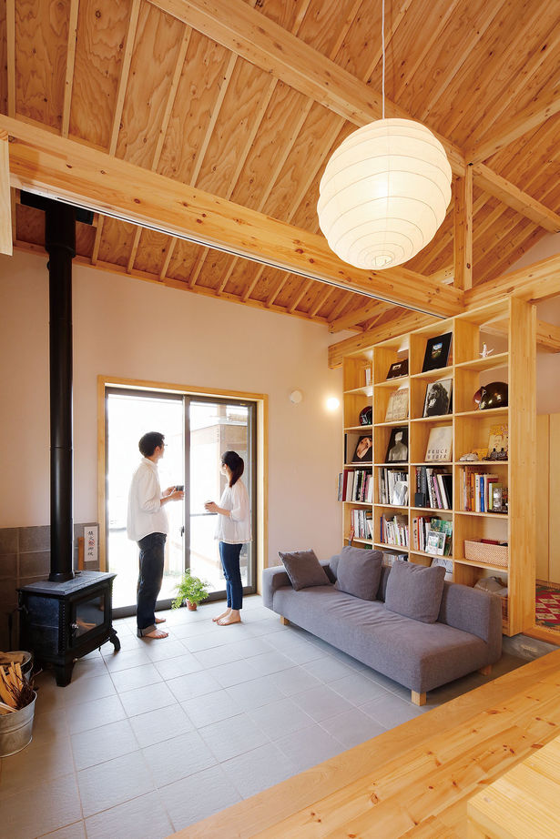 BAUHOUSE -住まい設計工房バウハウス- 【吹抜け/土間/39坪/間取り図】土間リビング、バイクガレージのある大屋根の家の建築実例画像3