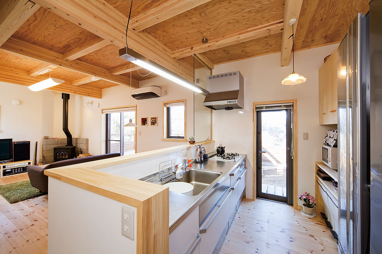 BAUHOUSE -住まい設計工房バウハウス- 【吹抜け/39坪/間取り図】まるで毎日がアウトドアライフ。薪ストーブを備えたロフト付きの平屋風住宅の建築実例画像2