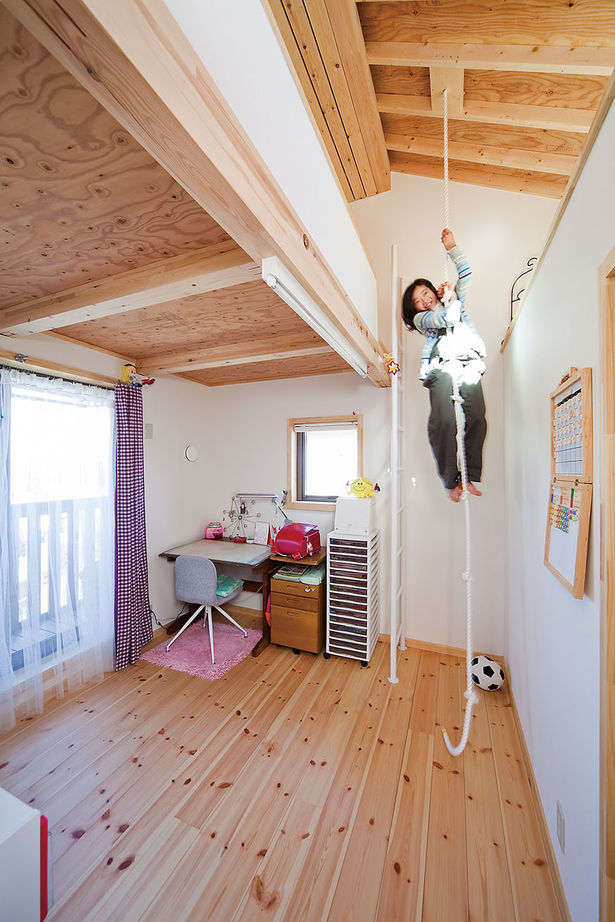 BAUHOUSE -住まい設計工房バウハウス- 【吹抜け/39坪/間取り図】まるで毎日がアウトドアライフ。薪ストーブを備えたロフト付きの平屋風住宅の建築実例画像4