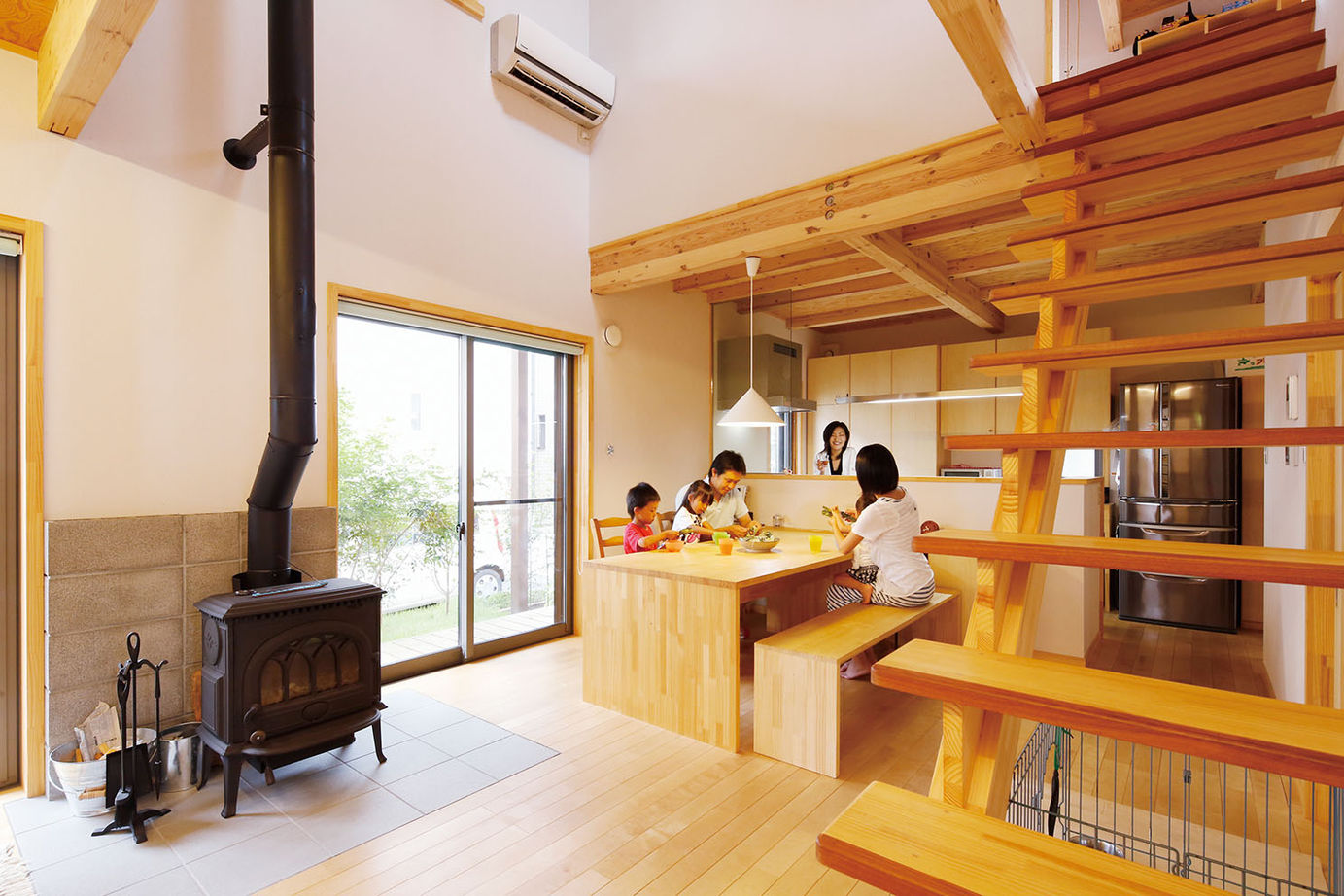 BAUHOUSE -住まい設計工房バウハウス- 【2階建て/薪ストーブ/30坪/間取り図】子どもと一緒に自然の心地よさを体感。のびのび暮らせる家の建築実例画像3