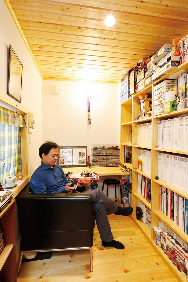 BAUHOUSE -住まい設計工房バウハウス- 【ビルトインガレージ/土間/27坪】木の温もり,吹抜けで開放的な住空間 ガルバリウム鋼板を使った外観も魅力の建築実例画像7