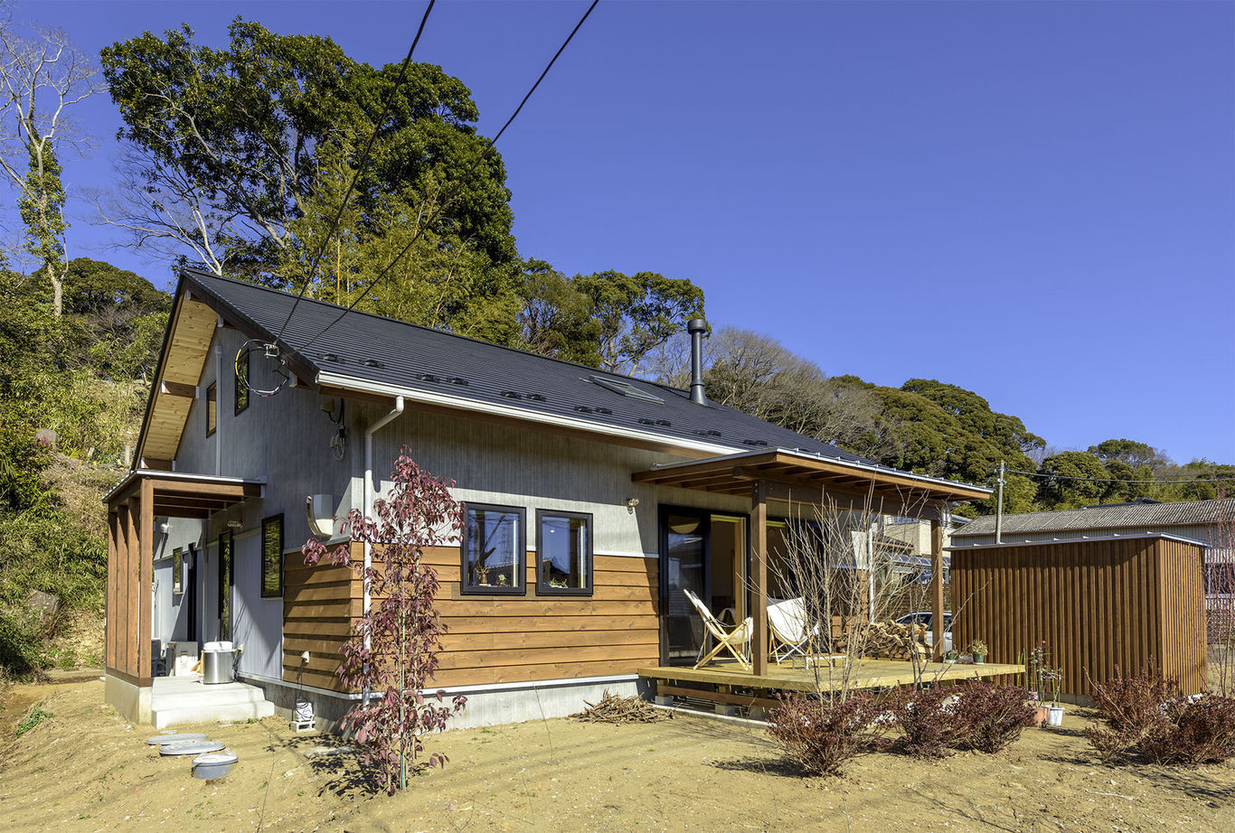 BAUHOUSE -住まい設計工房バウハウス- 【平屋風/切妻屋根/36坪/間取り図】ウッドデッキから見渡す景色に感じる「我が家がリゾートになる幸せ」の建築実例画像2