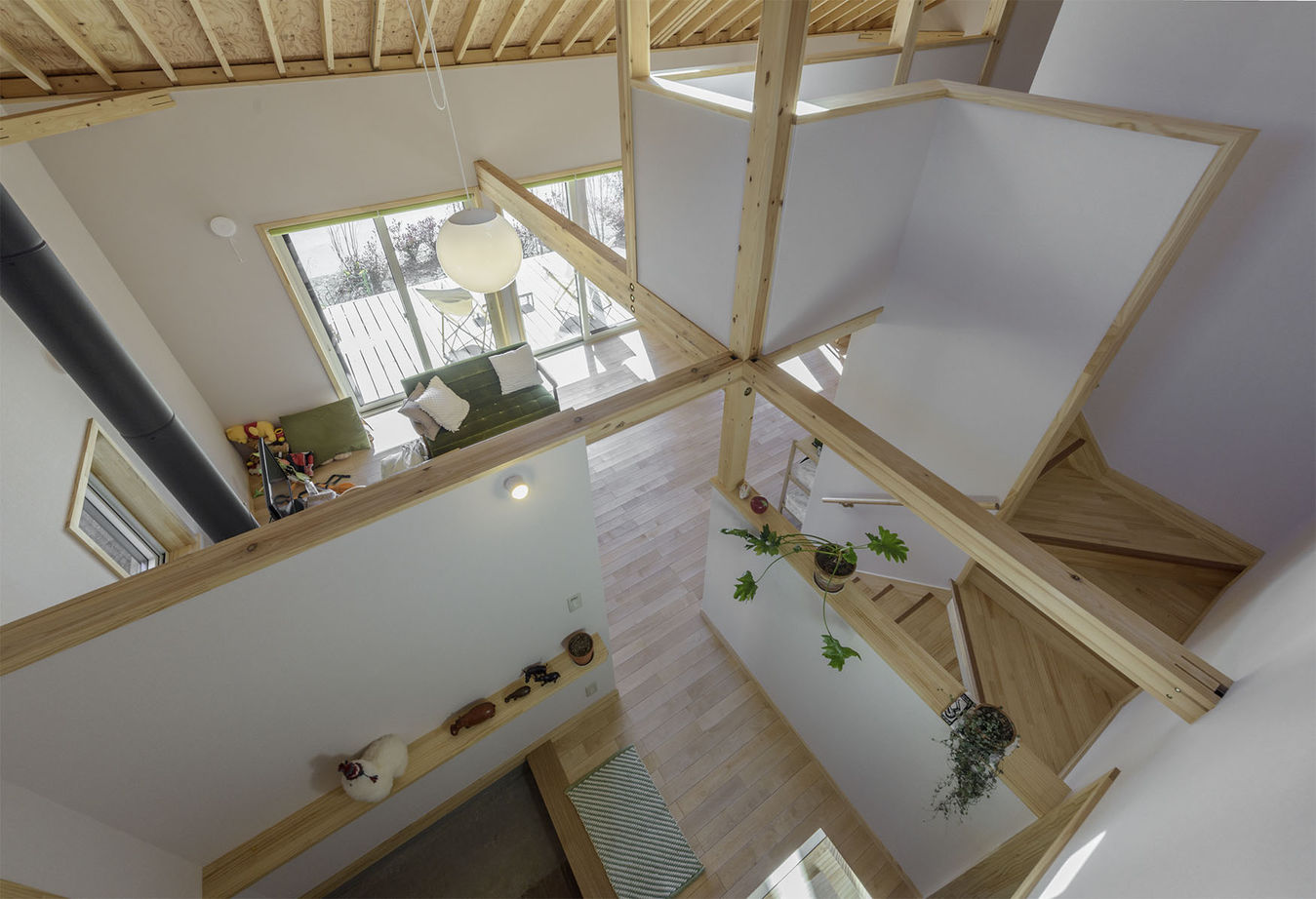 BAUHOUSE -住まい設計工房バウハウス- 【平屋風/切妻屋根/36坪/間取り図】ウッドデッキから見渡す景色に感じる「我が家がリゾートになる幸せ」の建築実例画像7