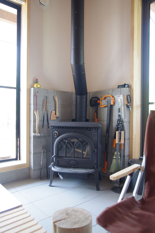 BAUHOUSE -住まい設計工房バウハウス- 【ガレージ/土間/平屋風/35坪/間取り図】薪ストーブ1台で床暖房なしで過ごせる子育ての住まいの建築実例画像5