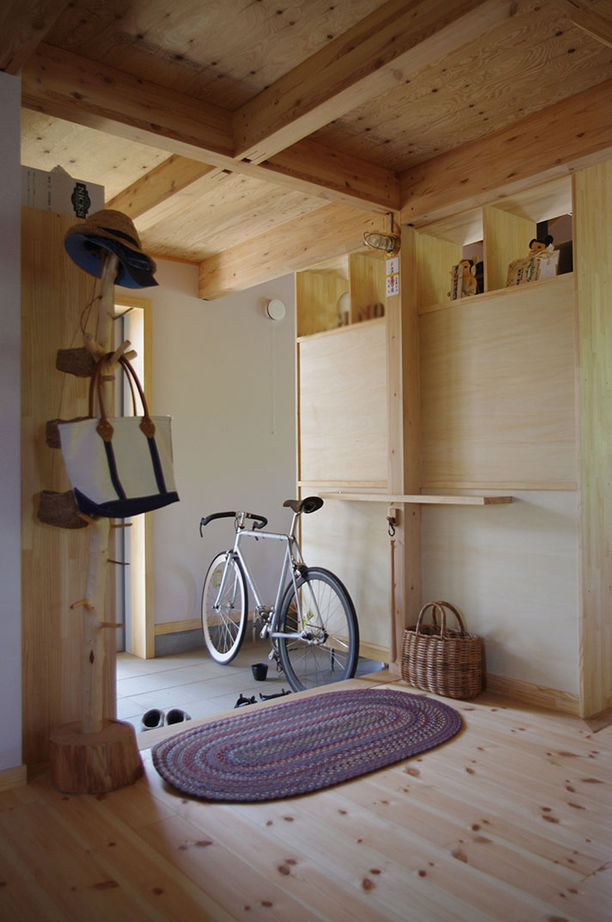 BAUHOUSE -住まい設計工房バウハウス- 【ガレージ/土間/平屋風/35坪/間取り図】薪ストーブ1台で床暖房なしで過ごせる子育ての住まいの建築実例画像6