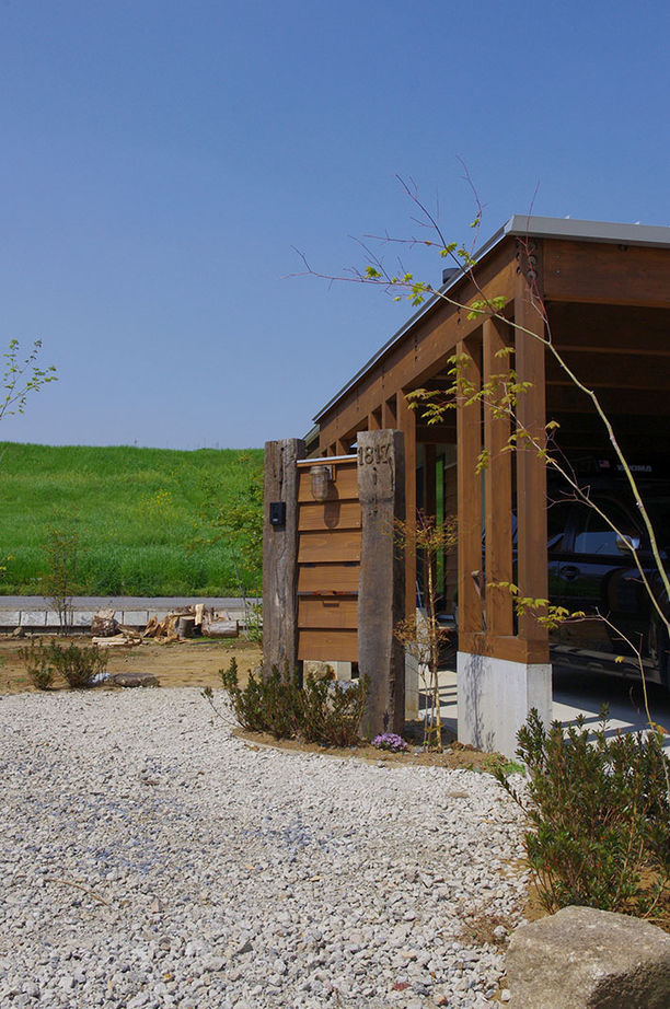 BAUHOUSE -住まい設計工房バウハウス- 【ガレージ/土間/平屋風/35坪/間取り図】薪ストーブ1台で床暖房なしで過ごせる子育ての住まいの建築実例画像10