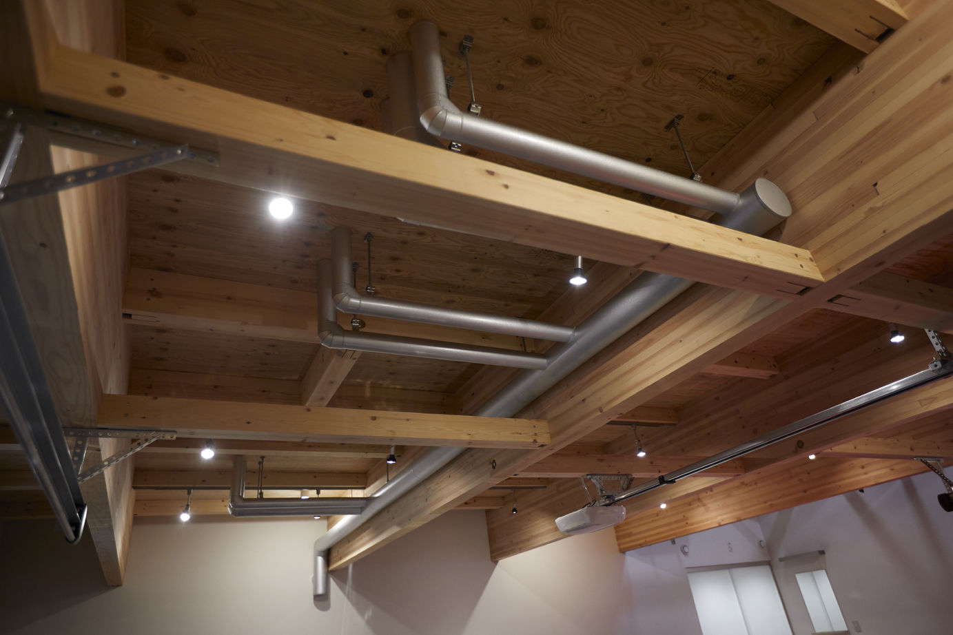 BAUHOUSE -住まい設計工房バウハウス- 【2階建て/吹抜け/ガレージハウス/37坪/間取り図】3台の愛車と共に遊びのつまった趣味空間の建築実例画像9