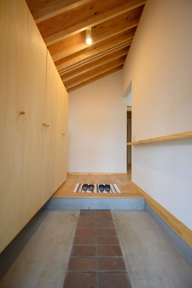 BAUHOUSE -住まい設計工房バウハウス- 【2階建て/家庭菜園/35坪/間取り図】子育て世代の「住・食・遊・育」を備えている平屋風の住まいの建築実例画像6