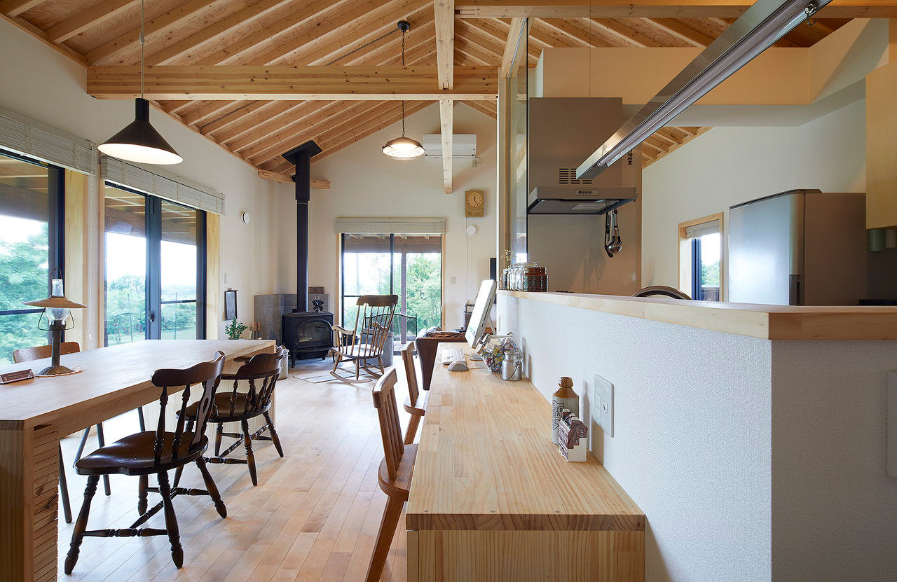 BAUHOUSE -住まい設計工房バウハウス- 【平屋/42坪/間取り図】緑に映える山小屋風の外観が素敵。豊かな暮らしが叶う「広がる空と要望を楽しむ家」の建築実例画像4