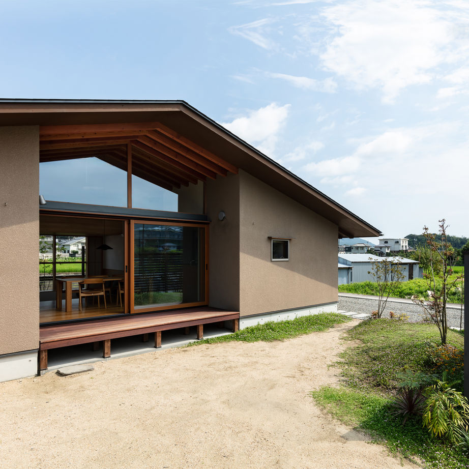 坂本工務店 【福山市／平屋／27坪】大地に触れ 満ちる暮らしの建築実例画像2