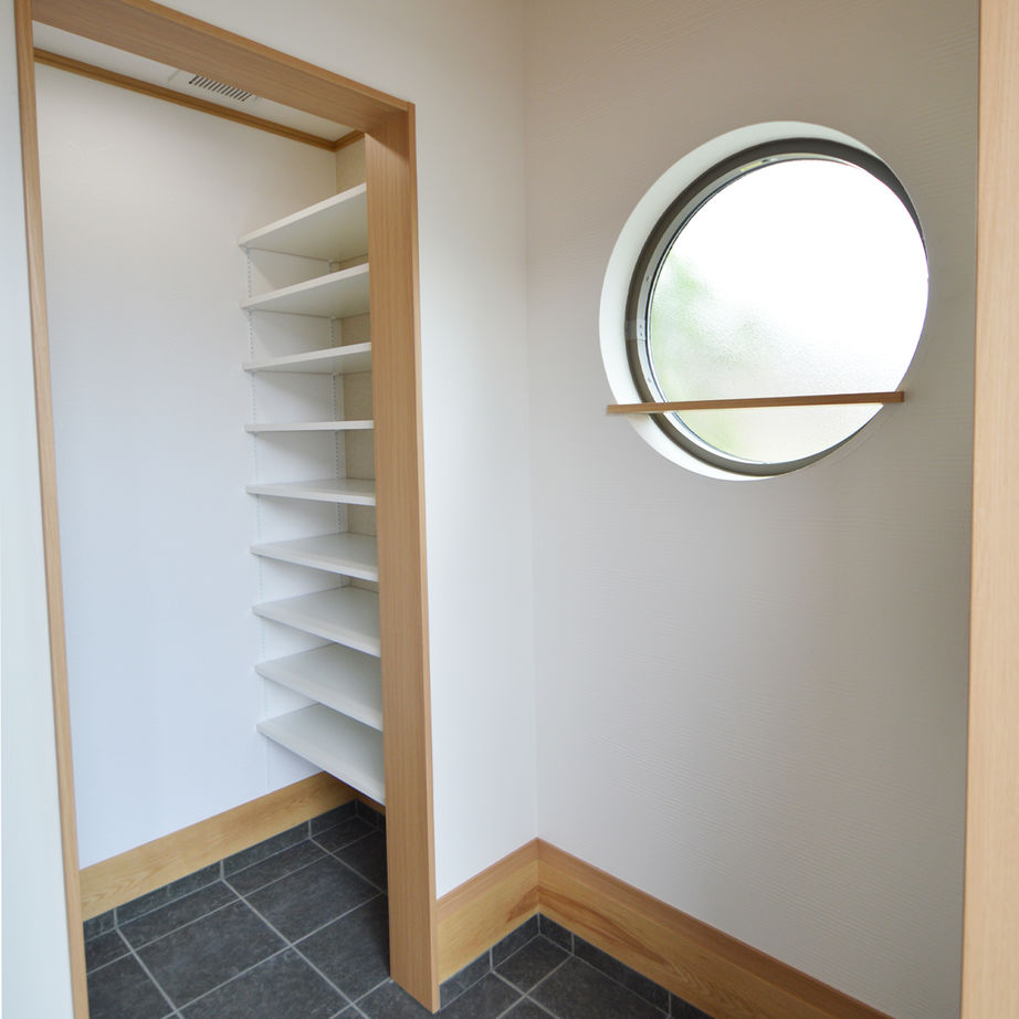 坂本工務店 【福山市／平屋／24.5坪／勾配天井】杉の羽目板を張った勾配天井で開放的な暮らしの平屋の建築実例画像2