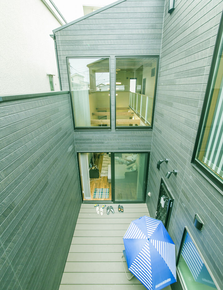 一級建築士事務所　タイセーハウジング 【厚木市/2000万円台/間取り図】開放感＋家を明るくするウッドデッキの光庭に南側の高窓と吹抜けが魅力の家の建築実例画像12