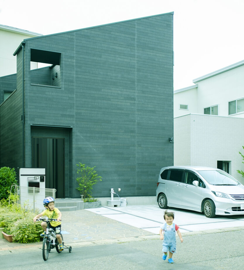 一級建築士事務所　タイセーハウジング 【厚木市/2000万円台/間取り図】開放感＋家を明るくするウッドデッキの光庭に南側の高窓と吹抜けが魅力の家の建築実例画像13