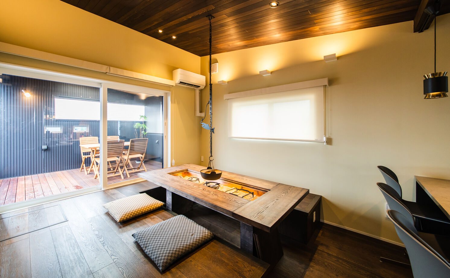 一級建築士事務所　タイセーハウジング 【横浜市神奈川区/ビルトインガレージ/間取り図有】遊び心満載な空間作り。囲炉裏がある3階建て二世帯住宅の建築実例画像3