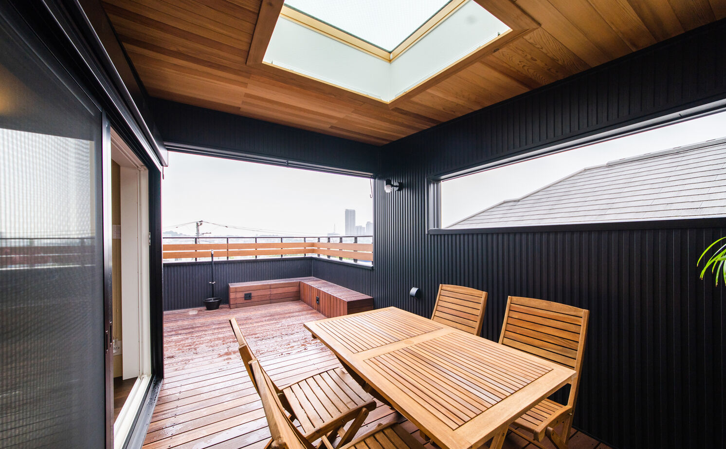 一級建築士事務所　タイセーハウジング 【横浜市神奈川区/ビルトインガレージ/間取り図有】遊び心満載な空間作り。囲炉裏がある3階建て二世帯住宅の建築実例画像5