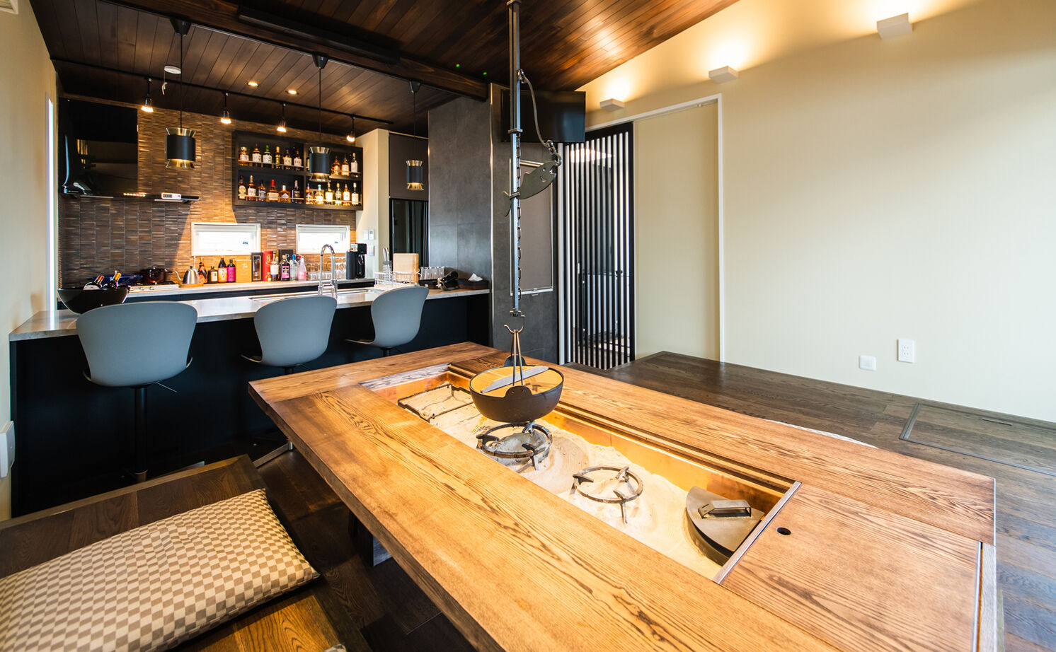 一級建築士事務所　タイセーハウジング 【横浜市神奈川区/ビルトインガレージ/間取り図有】遊び心満載な空間作り。囲炉裏がある3階建て二世帯住宅の建築実例画像16