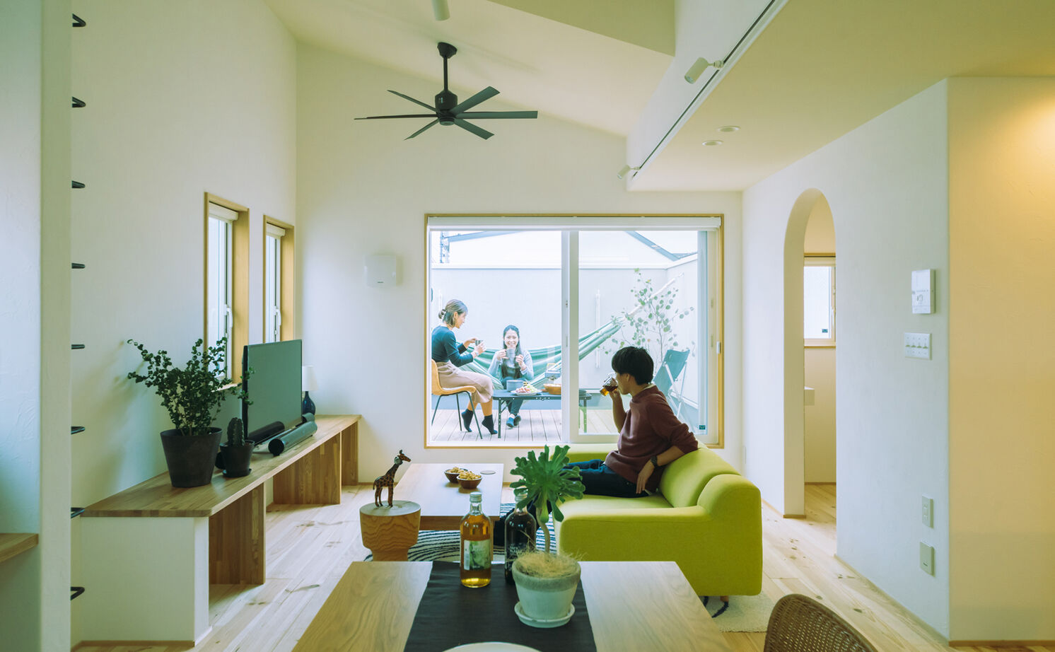 一級建築士事務所　タイセーハウジング 【世田谷区/2000万円台/狭小変形地/約28坪/間取り図】自然素材で建てる天井高3.5mのゆったりLDKの家の建築実例画像5