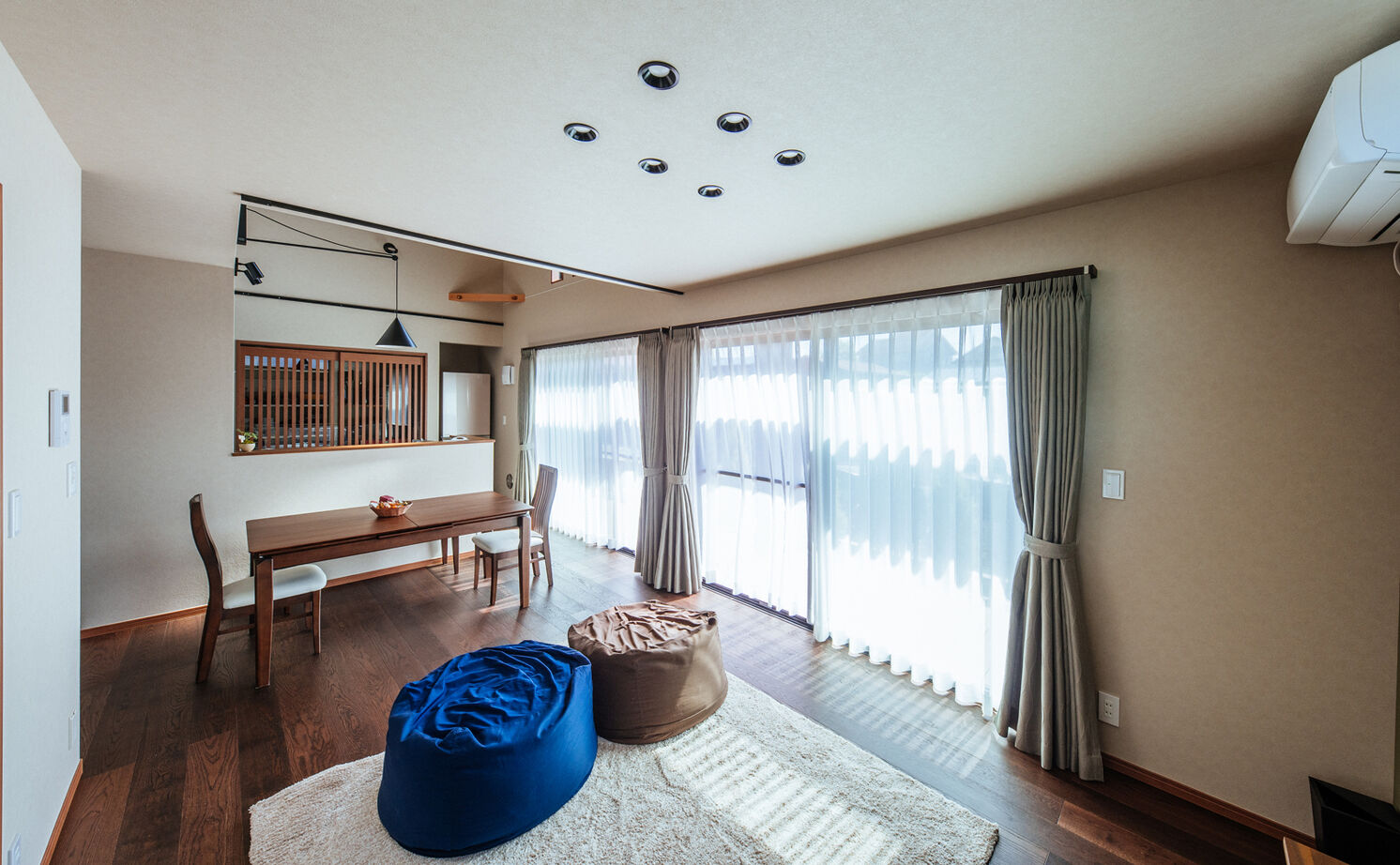 一級建築士事務所　タイセーハウジング 【厚木市/ウッドデッキ/3LDK/間取り図】暮らしに沿った帰宅動線に家と外とを繋ぐスクエアデザインの家の建築実例画像2