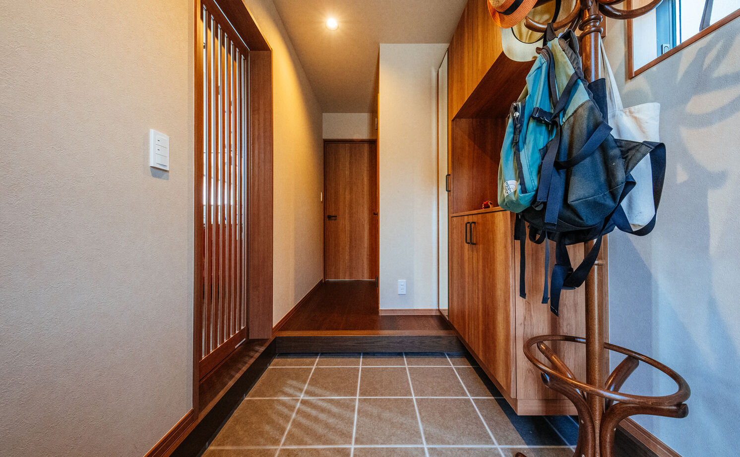 一級建築士事務所　タイセーハウジング 【厚木市/ウッドデッキ/3LDK/間取り図】暮らしに沿った帰宅動線に家と外とを繋ぐスクエアデザインの家の建築実例画像11