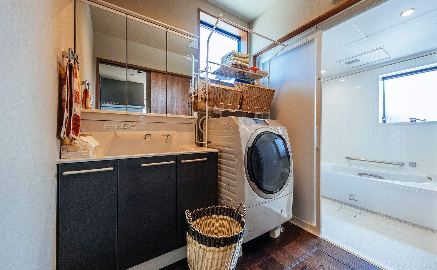 一級建築士事務所　タイセーハウジング 【厚木市/ウッドデッキ/3LDK/間取り図】暮らしに沿った帰宅動線に家と外とを繋ぐスクエアデザインの家の建築実例画像13