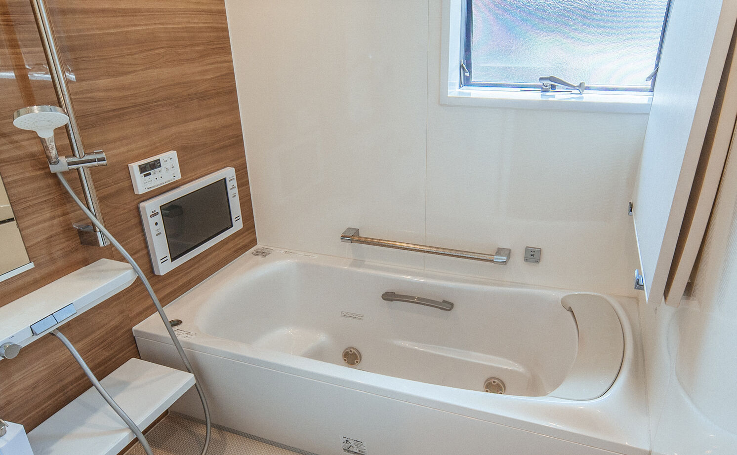 一級建築士事務所　タイセーハウジング 【厚木市/ウッドデッキ/3LDK/間取り図】暮らしに沿った帰宅動線に家と外とを繋ぐスクエアデザインの家の建築実例画像14