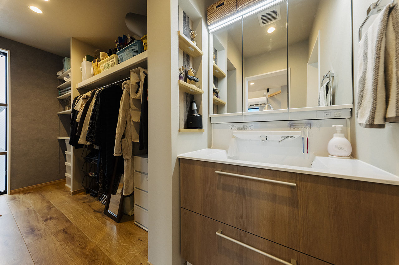 一級建築士事務所　タイセーハウジング 【伊勢原市/土地から/土間玄関約6帖/3LDK/間取り図】高低差のある土地に建てるロフト付き2階LDKの家の建築実例画像8