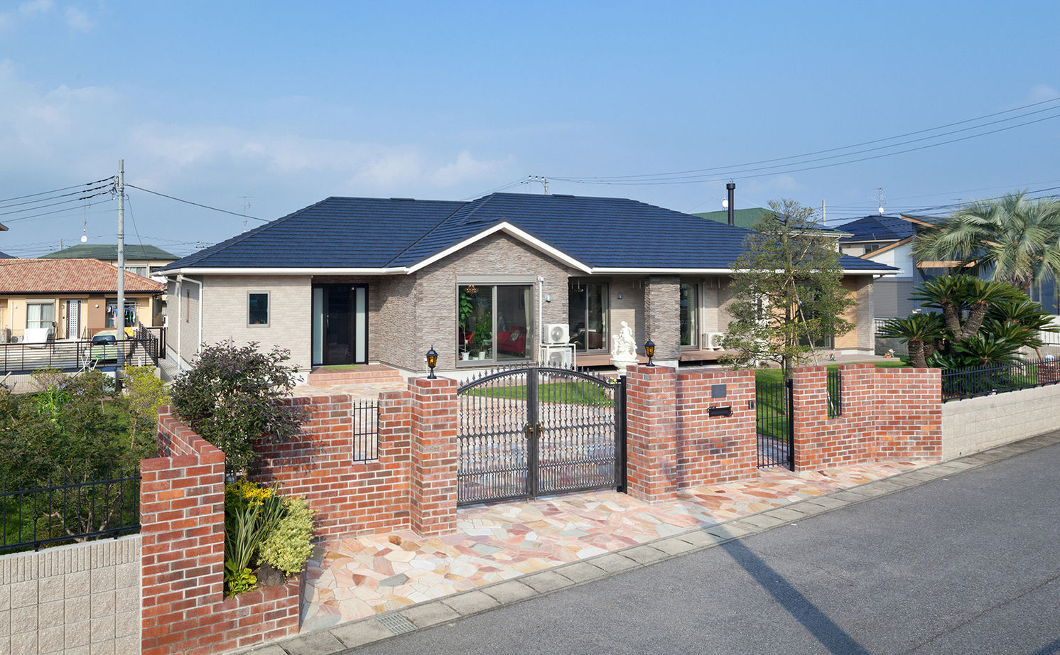 木下工務店 広々とした敷地に広がるラグジュアリーな平屋。贅沢な時を過ごす大人の住まいの建築実例画像2