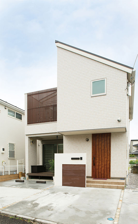 木下工務店 吹き抜けから家中に広がるやわらかな光。いきいきとした家族の気配を身近に感じながら暮らす家の建築実例画像11