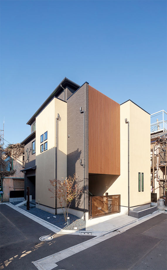 木下工務店 【4000万円/46坪/間取り図/東京/ルーフバルコニー】和の趣を愉しむ、ビルトインカーポート付きの3階建ての建築実例画像1