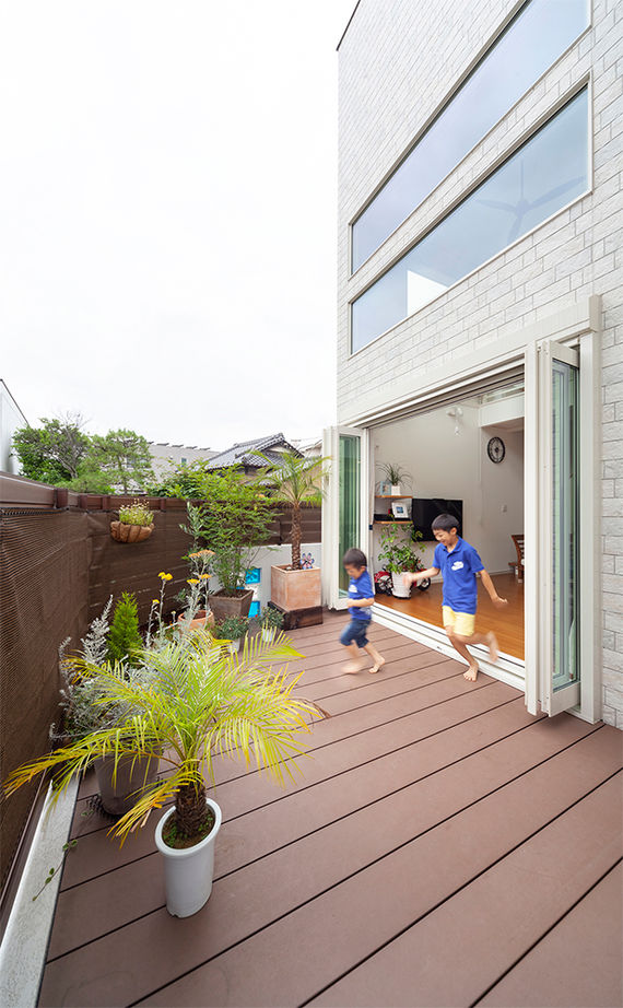 木下工務店 【2000万円~2499万円/30坪/間取り有】【千葉】自由設計が叶えた、ウッドデッキと吹き抜けリビングの開放感の建築実例画像4