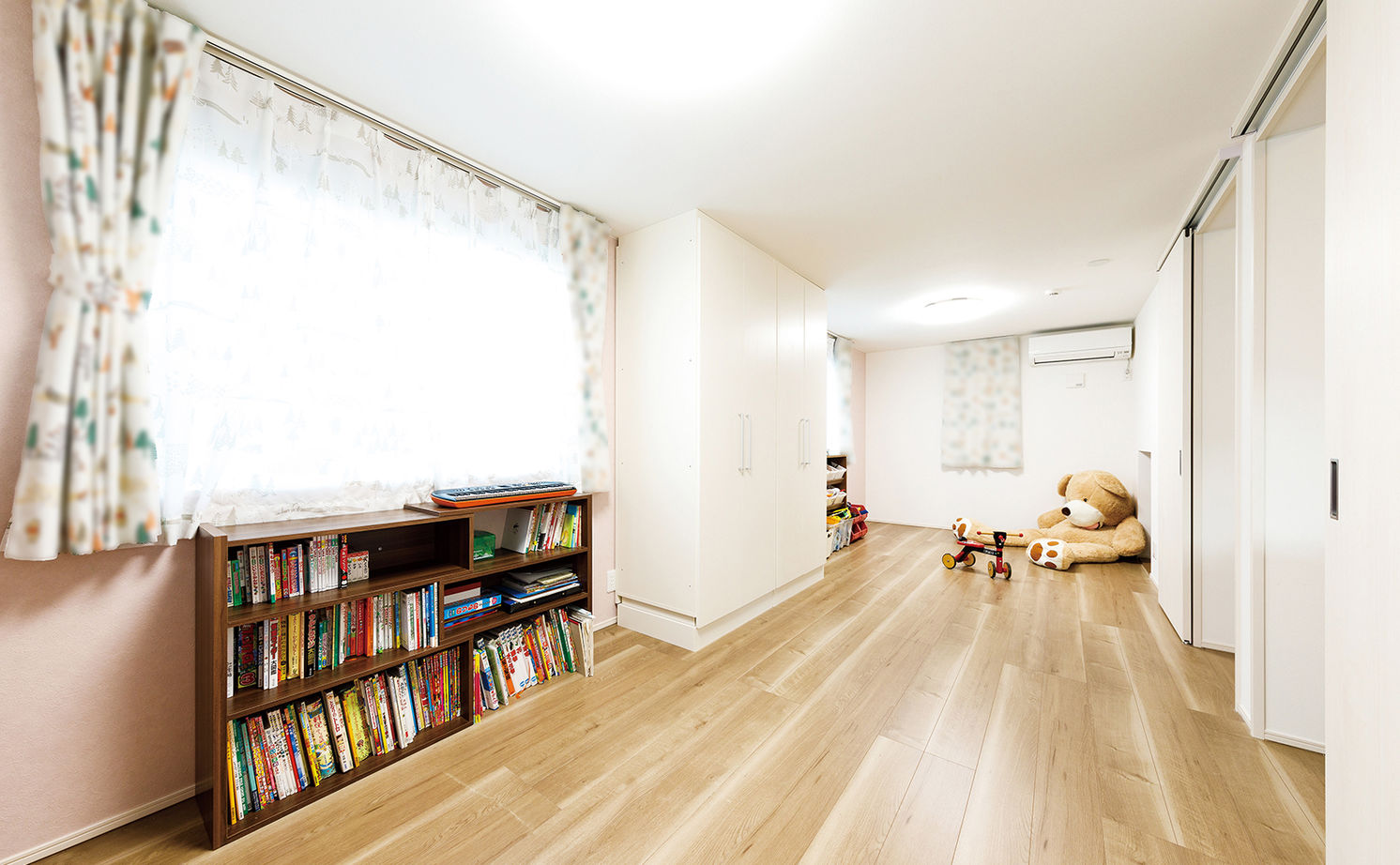 木下工務店 【3100万円/33坪/東京/アイランドキッチン】吹き抜けで明るくのびやかな空間 屋上や床下大収納のある住まいの建築実例画像7