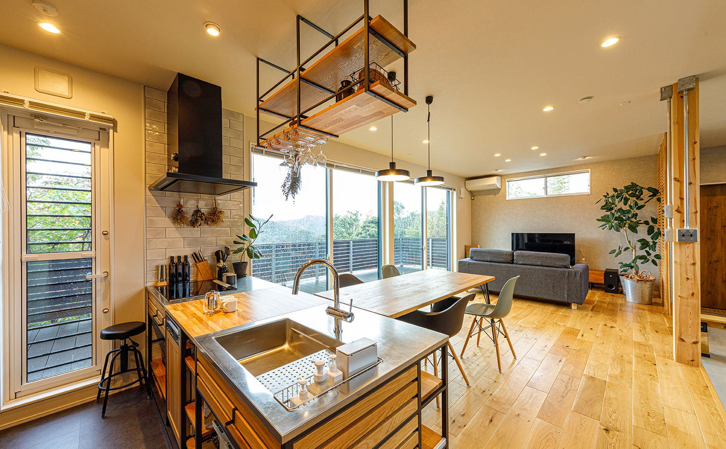 木下工務店 【2000万円台/35坪/間取り図/神奈川/土間収納】高台からの眺望は圧巻。オープンでアウトドアライクな住まいの建築実例画像4