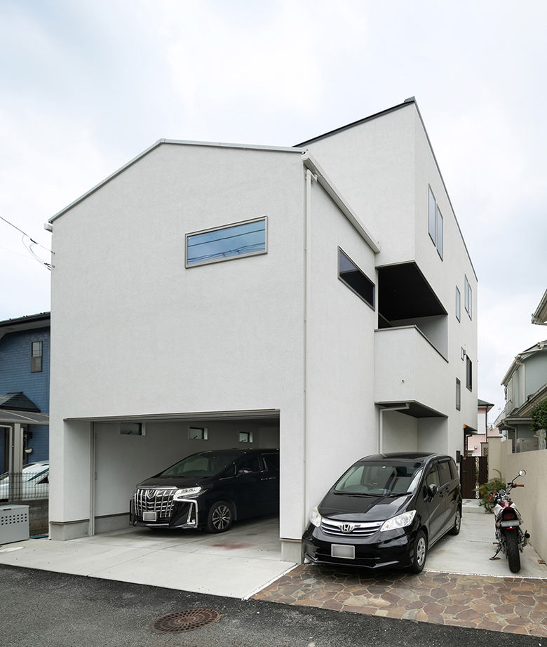 木下工務店 【ビルトインガレージ／アジアンテイスト／間取図有】家族の気配にやすらぐバリ風リゾートの住まいの建築実例画像2