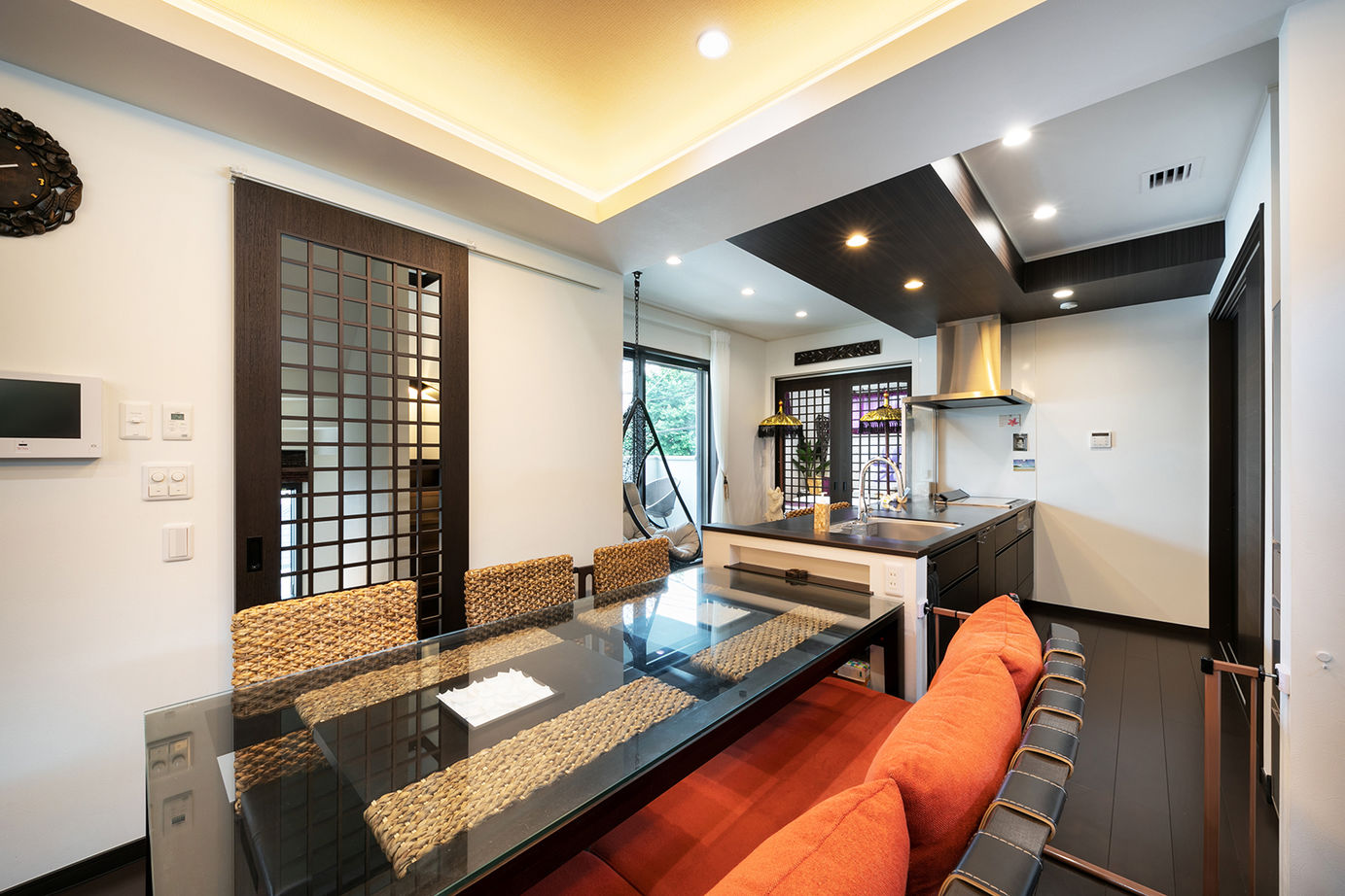 木下工務店 【ビルトインガレージ／アジアンテイスト／間取図有】家族の気配にやすらぐバリ風リゾートの住まいの建築実例画像3