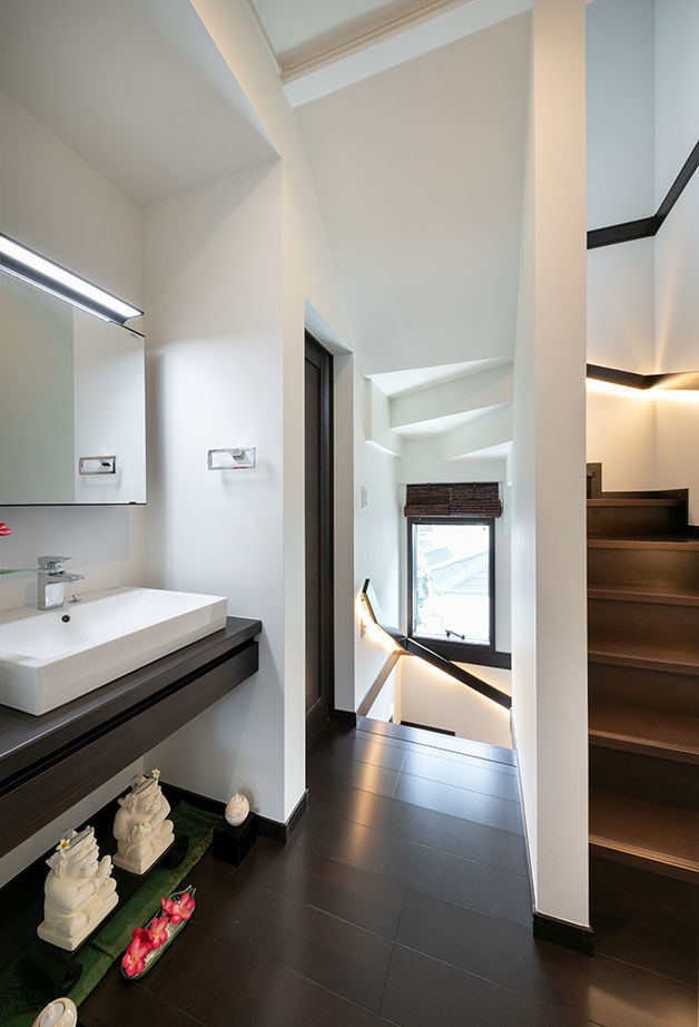 木下工務店 【ビルトインガレージ／アジアンテイスト／間取図有】家族の気配にやすらぐバリ風リゾートの住まいの建築実例画像14