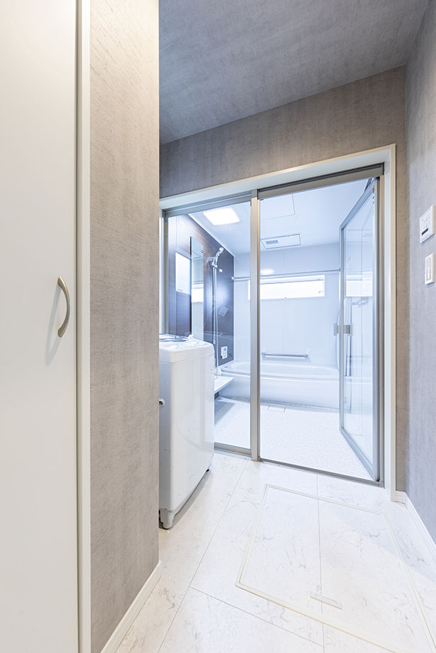 木下工務店 【吹抜／屋上／サンルーム／旗竿地／間取図有】ホテルを想わせる明るい大空間。開放感が生む家族のつながりの建築実例画像16