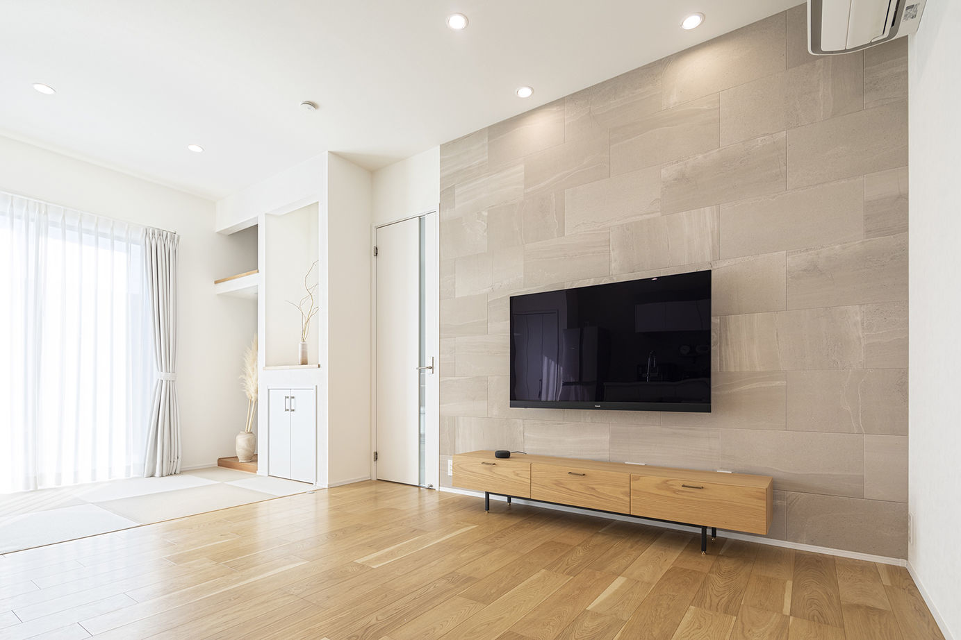 木下工務店 【2900万円台／店舗併用／収納充実／間取図】暖かい光に満ちた住居とサロン。大きなバルコニーが迎える家の建築実例画像5