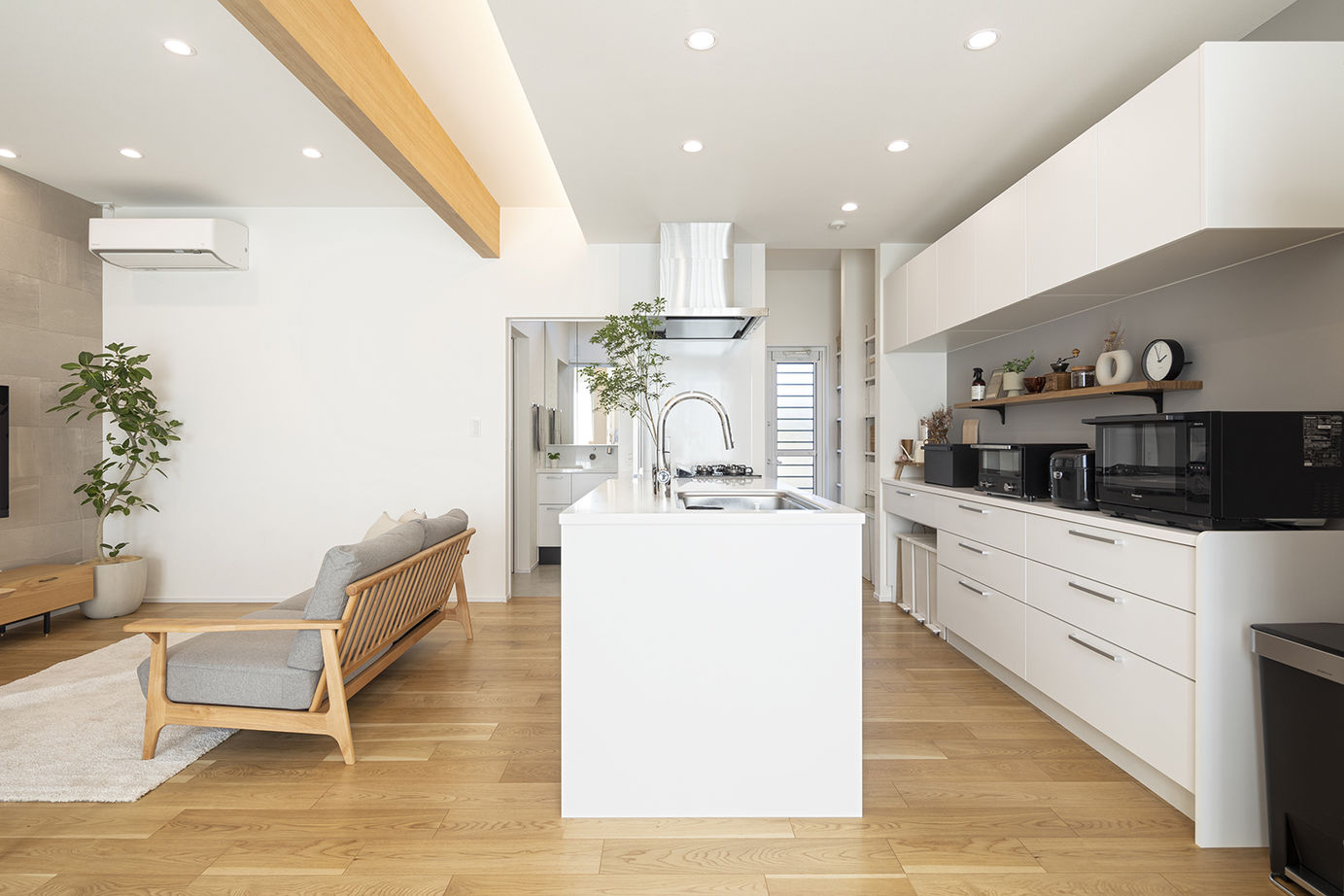 木下工務店 【2900万円台／店舗併用／収納充実／間取図】暖かい光に満ちた住居とサロン。大きなバルコニーが迎える家の建築実例画像8