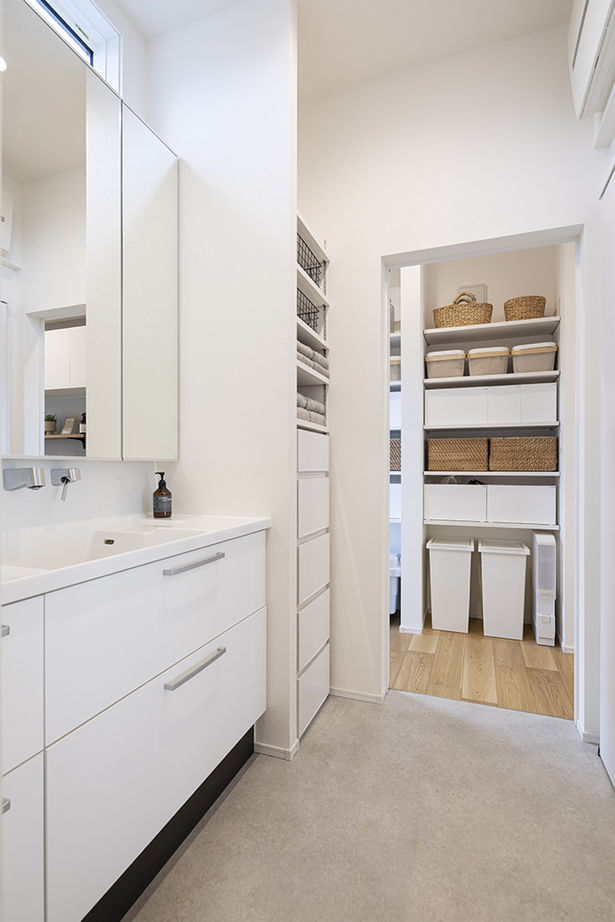 木下工務店 【2900万円台／店舗併用／収納充実／間取図】暖かい光に満ちた住居とサロン。大きなバルコニーが迎える家の建築実例画像9