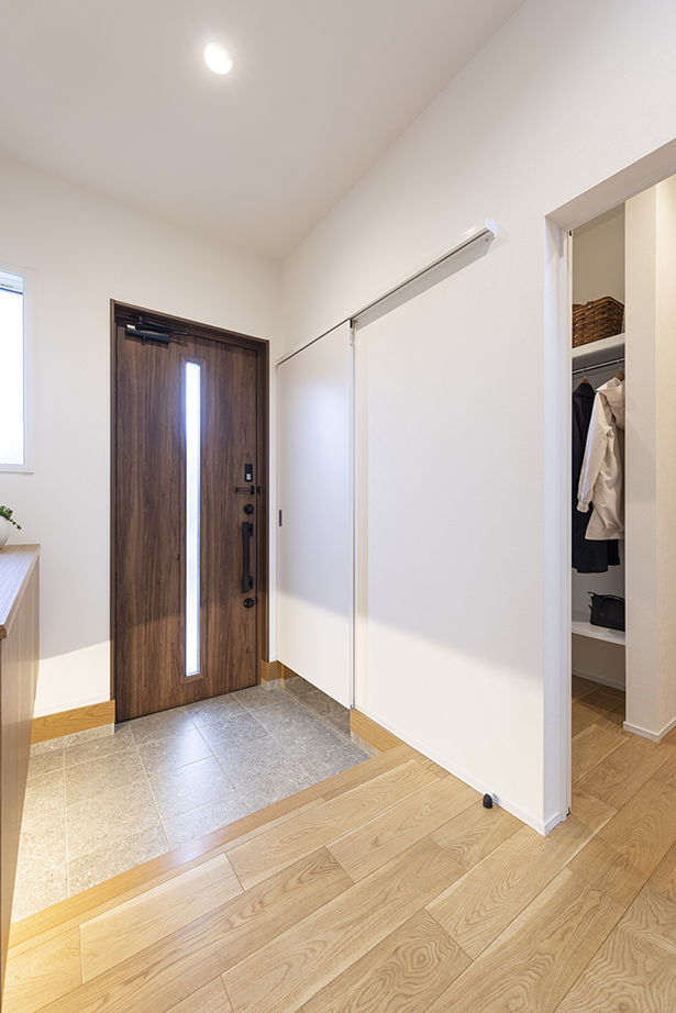 木下工務店 【2900万円台／店舗併用／収納充実／間取図】暖かい光に満ちた住居とサロン。大きなバルコニーが迎える家の建築実例画像20