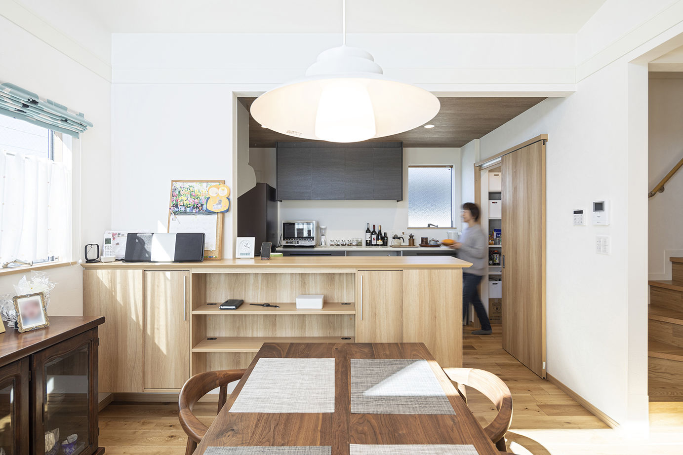 木下工務店 【2400万円台／2階リビング／屋上／間取図有】明るさと開放感、アウトドアの気持ちよさを愉しむ家の建築実例画像3