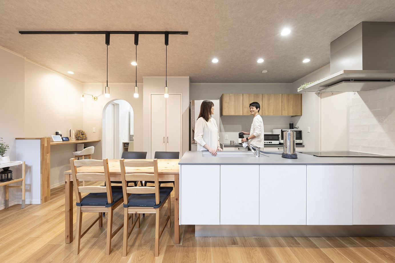 木下工務店 【2100万円台／吹抜／動線／間取図有】光に包まれる大空間とヌックの心地よさが、やさしく時間を紡ぐ家の建築実例画像3