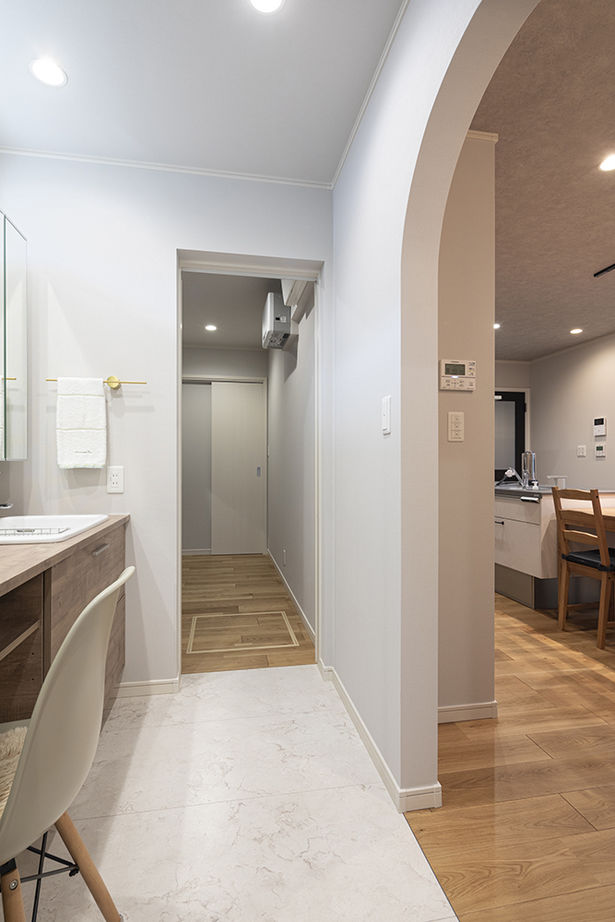 木下工務店 【2100万円台／吹抜／動線／間取図有】光に包まれる大空間とヌックの心地よさが、やさしく時間を紡ぐ家の建築実例画像9