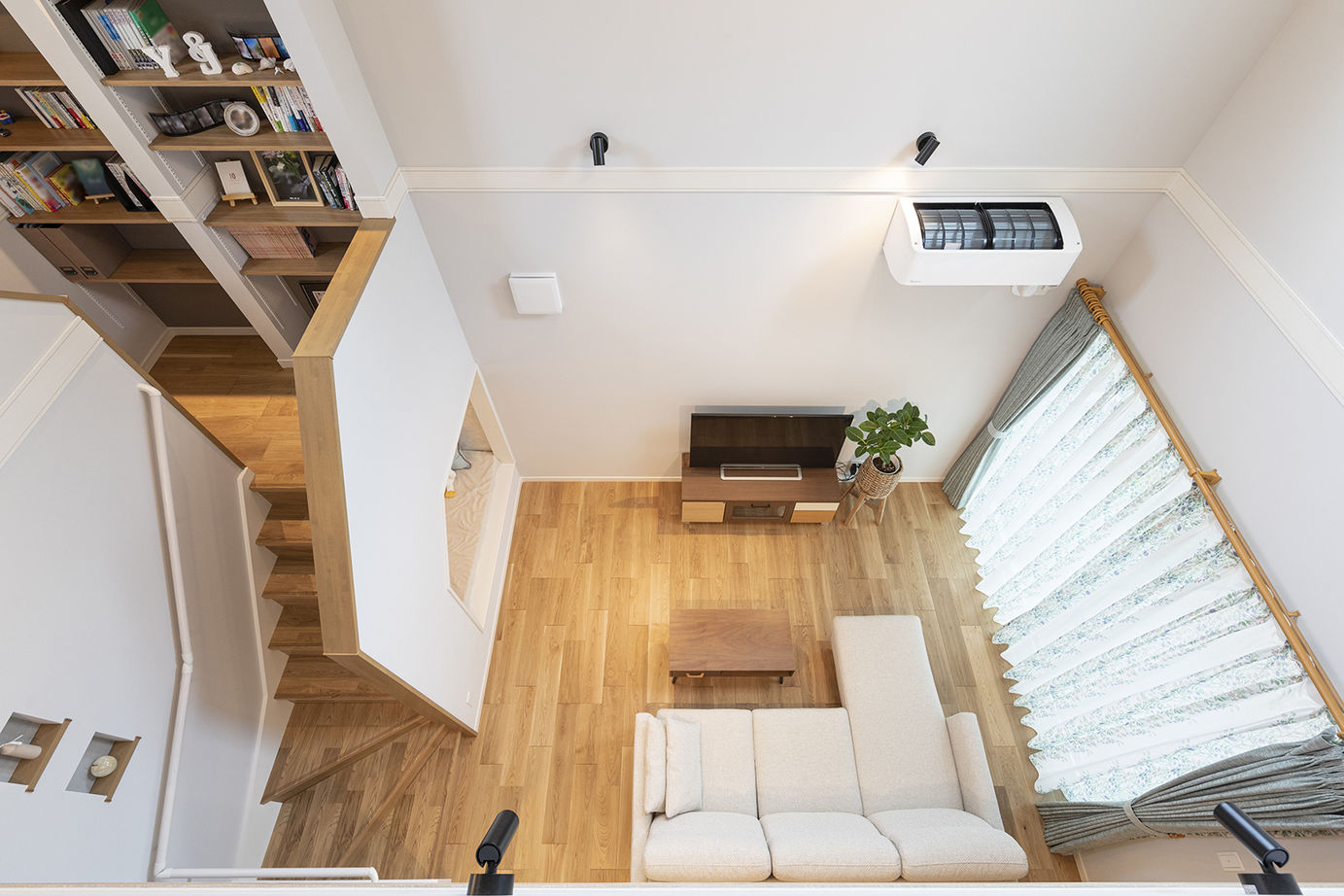 木下工務店 【2100万円台／吹抜／動線／間取図有】光に包まれる大空間とヌックの心地よさが、やさしく時間を紡ぐ家の建築実例画像16