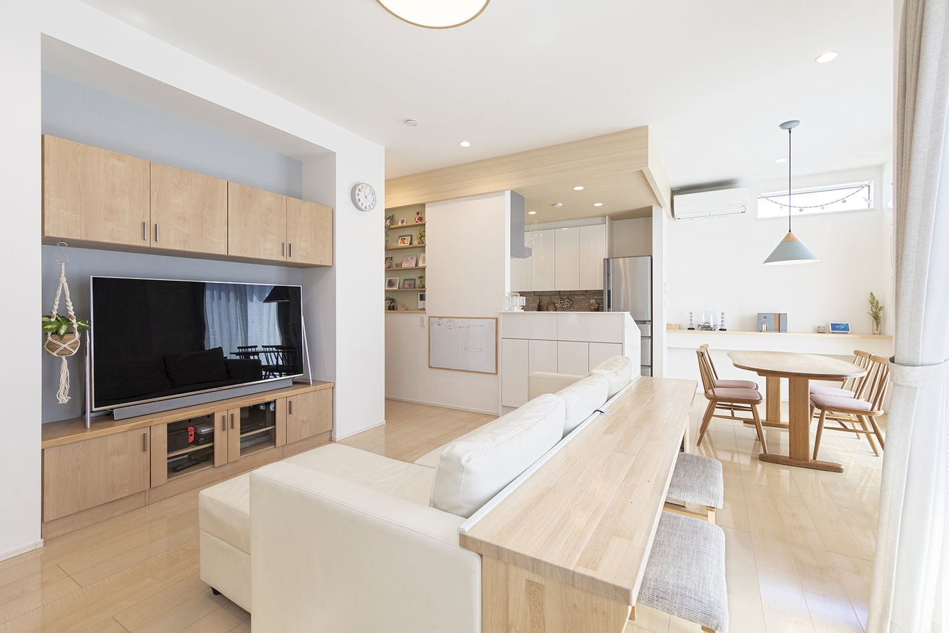 木下工務店 【2000万円～2499万円／家事動線／収納充実／間取図有】綿密な計画で形にするナチュラルで機能的な空間の建築実例画像