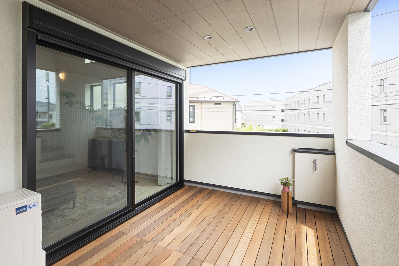 木下工務店 【3200万円／狭小／3階建て／吹抜／間取図有】限られた敷地でもゆとりの佇まい。明るさと開放感の室内の建築実例画像8