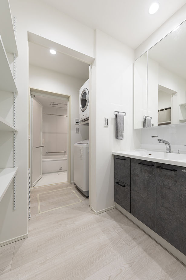 木下工務店 【3200万円／狭小／3階建て／吹抜／間取図有】限られた敷地でもゆとりの佇まい。明るさと開放感の室内の建築実例画像17